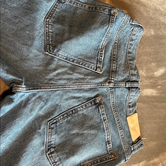 EVERLANE woman’s jeans. Style “the way high”. Size 28. Great used condition. - Picture 4 of 7